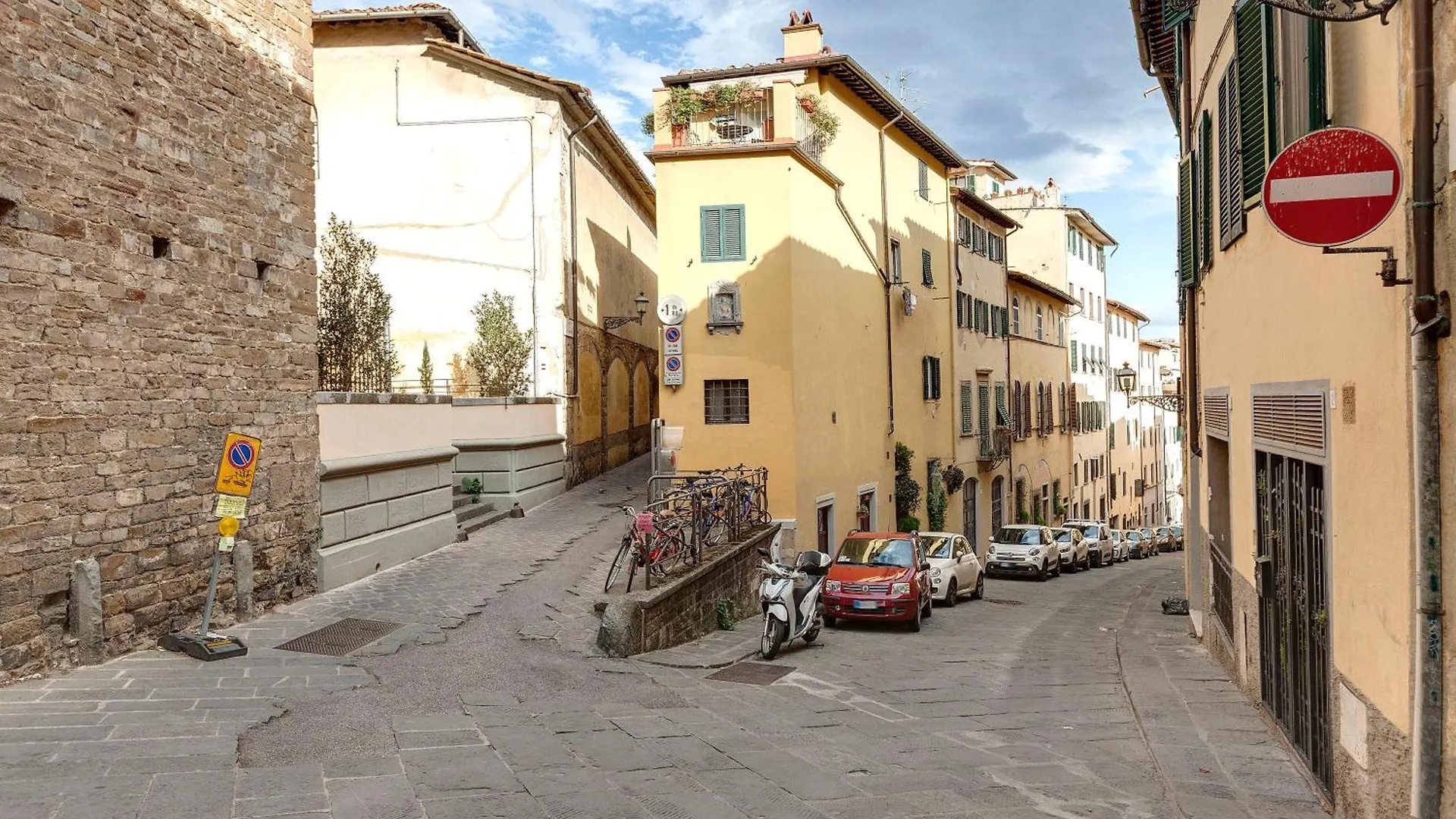 Magnoli 2 D Apartment Florence Italy