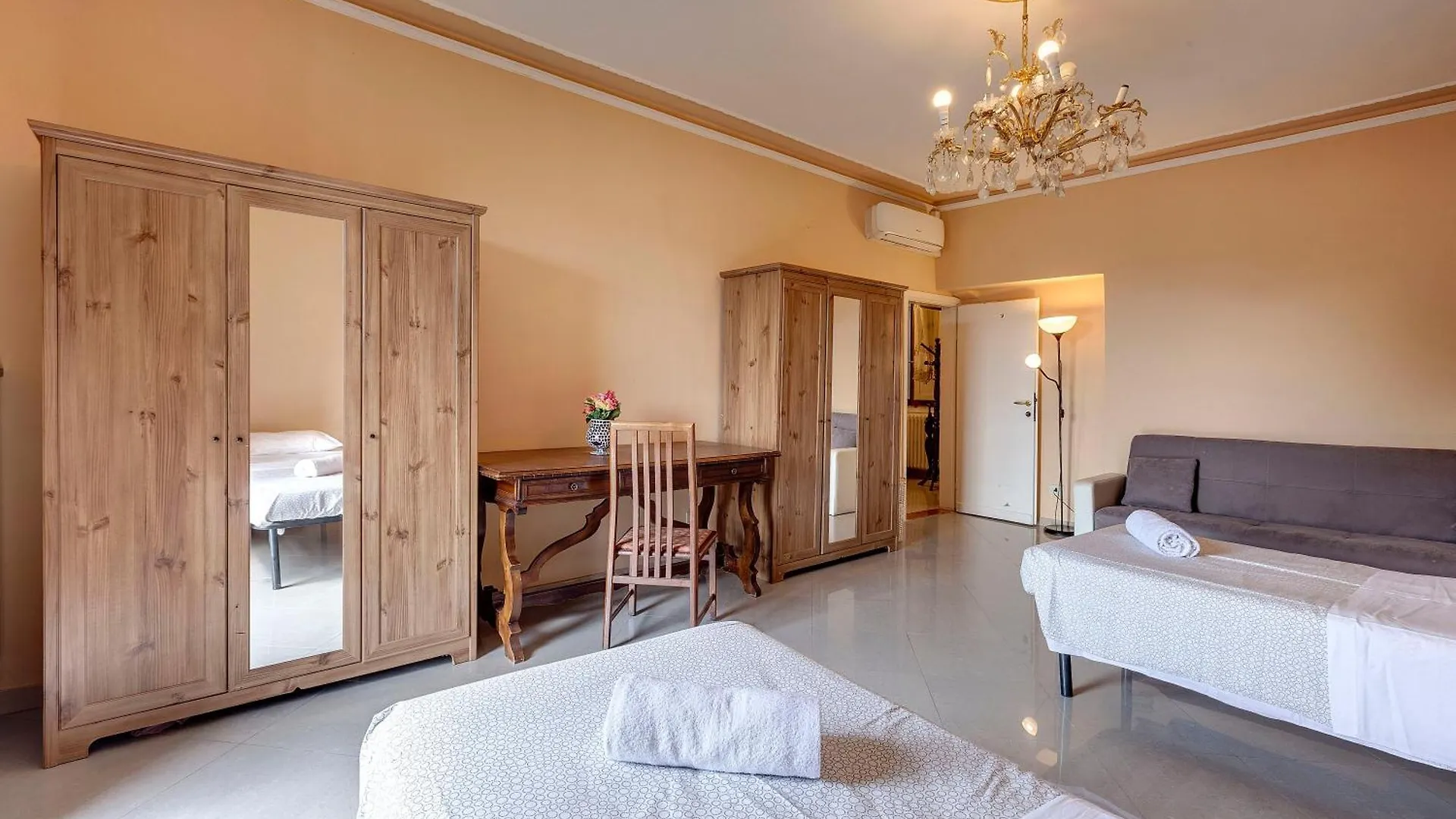 Magnoli 2 D Apartment Florence